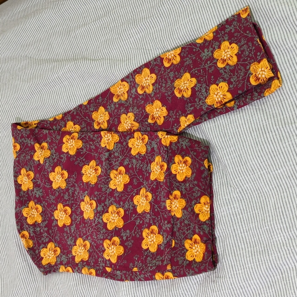 LuLaRoe Tall and Curvy Leggings